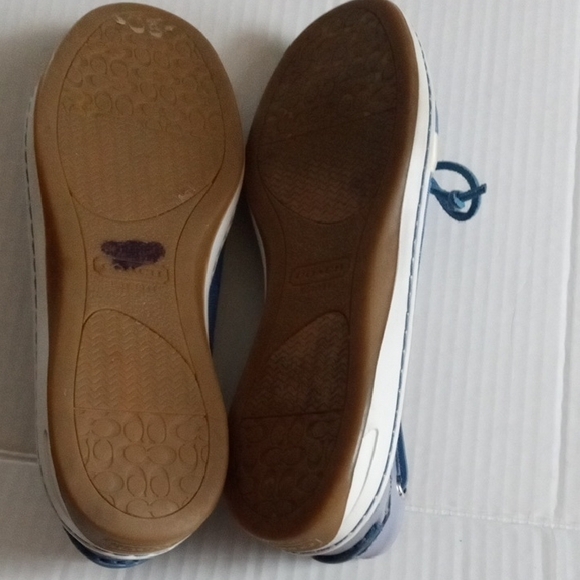 Coach Blue and White Lace-Up Shoes - Picture 4 of 10